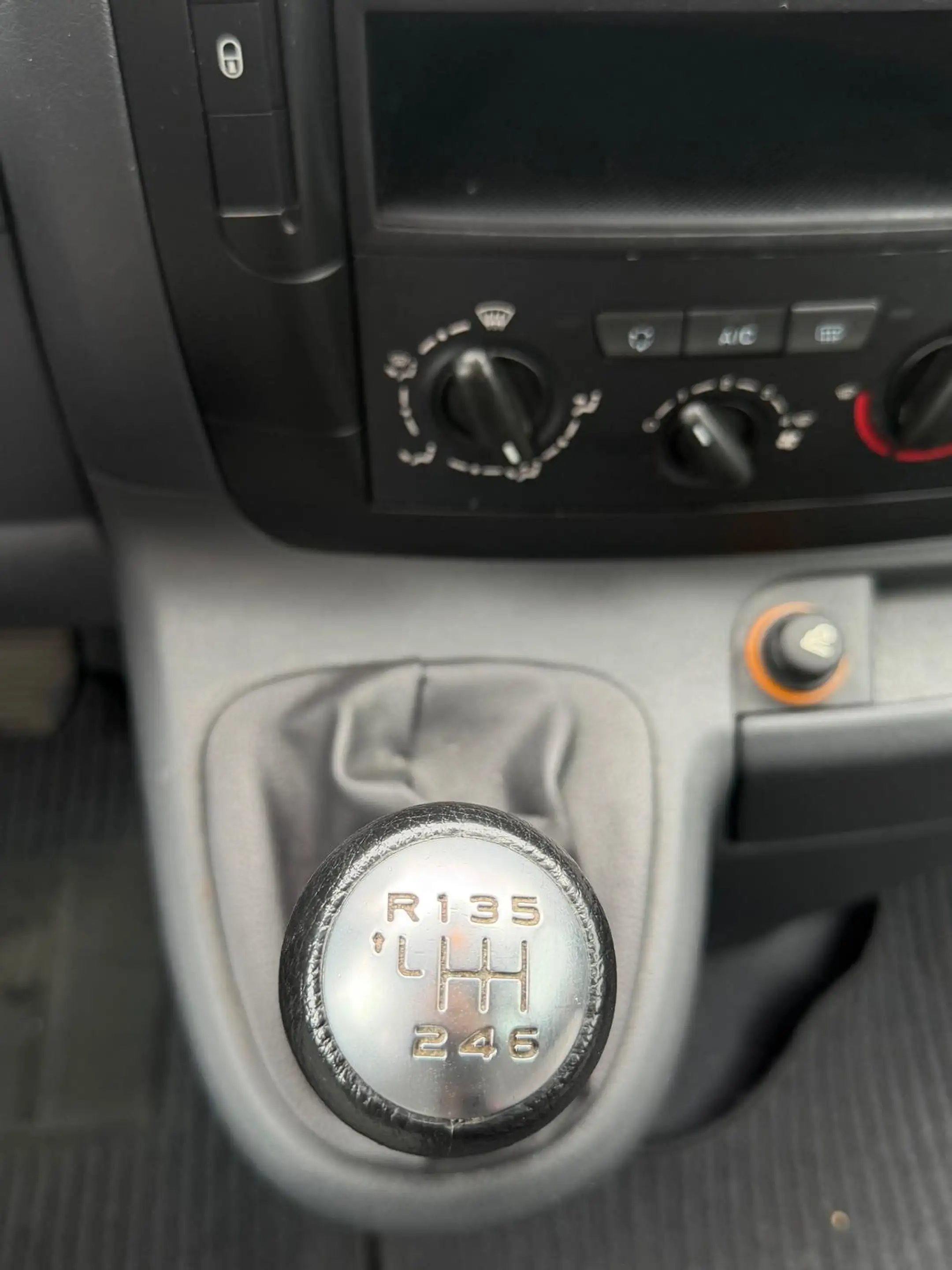 Fiat Scudo Panorama Family L2H1 130 Multijet (5 Sitze) — photo 15