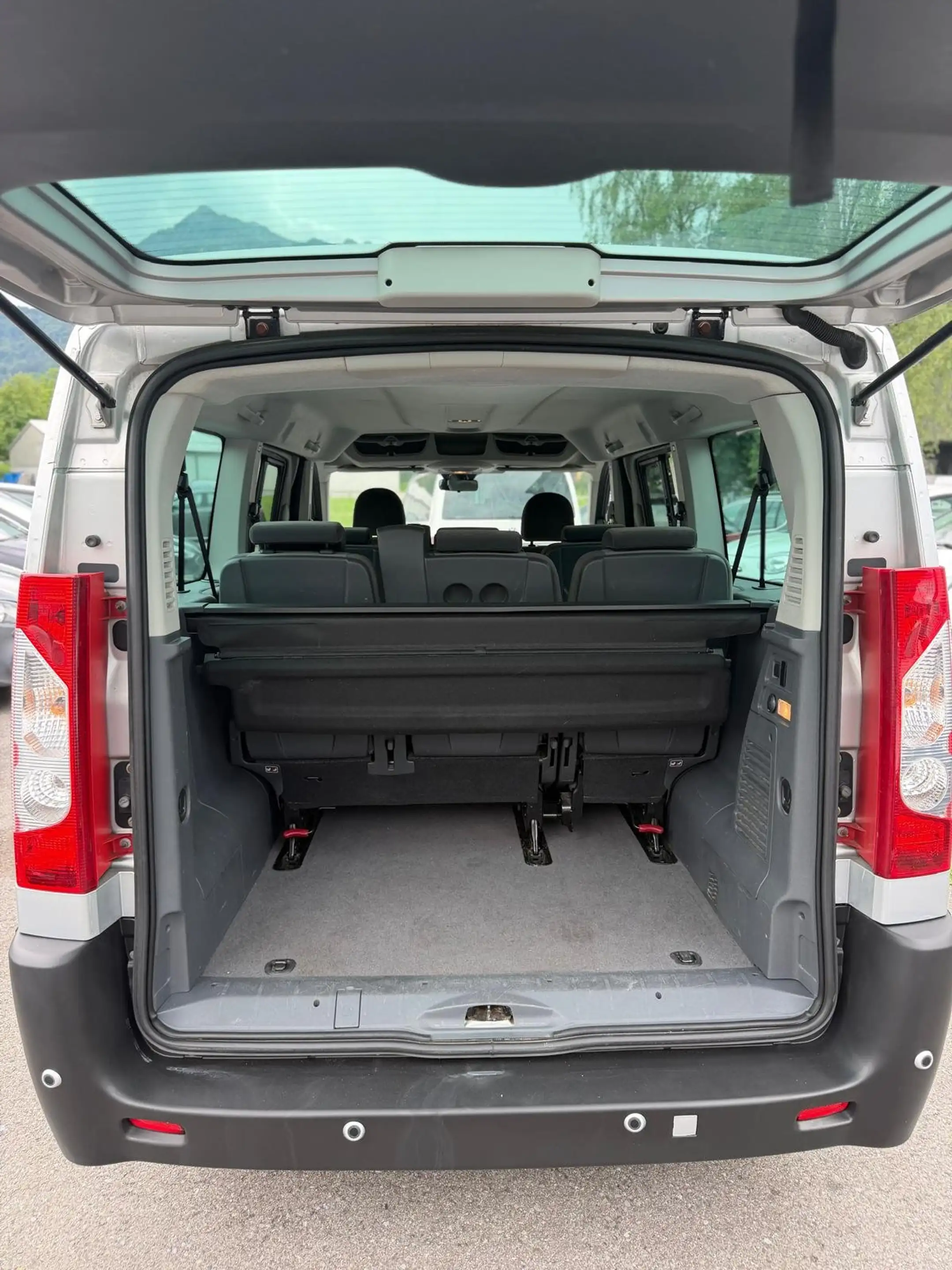 Fiat Scudo Panorama Family L2H1 130 Multijet (5 Sitze) — photo 8