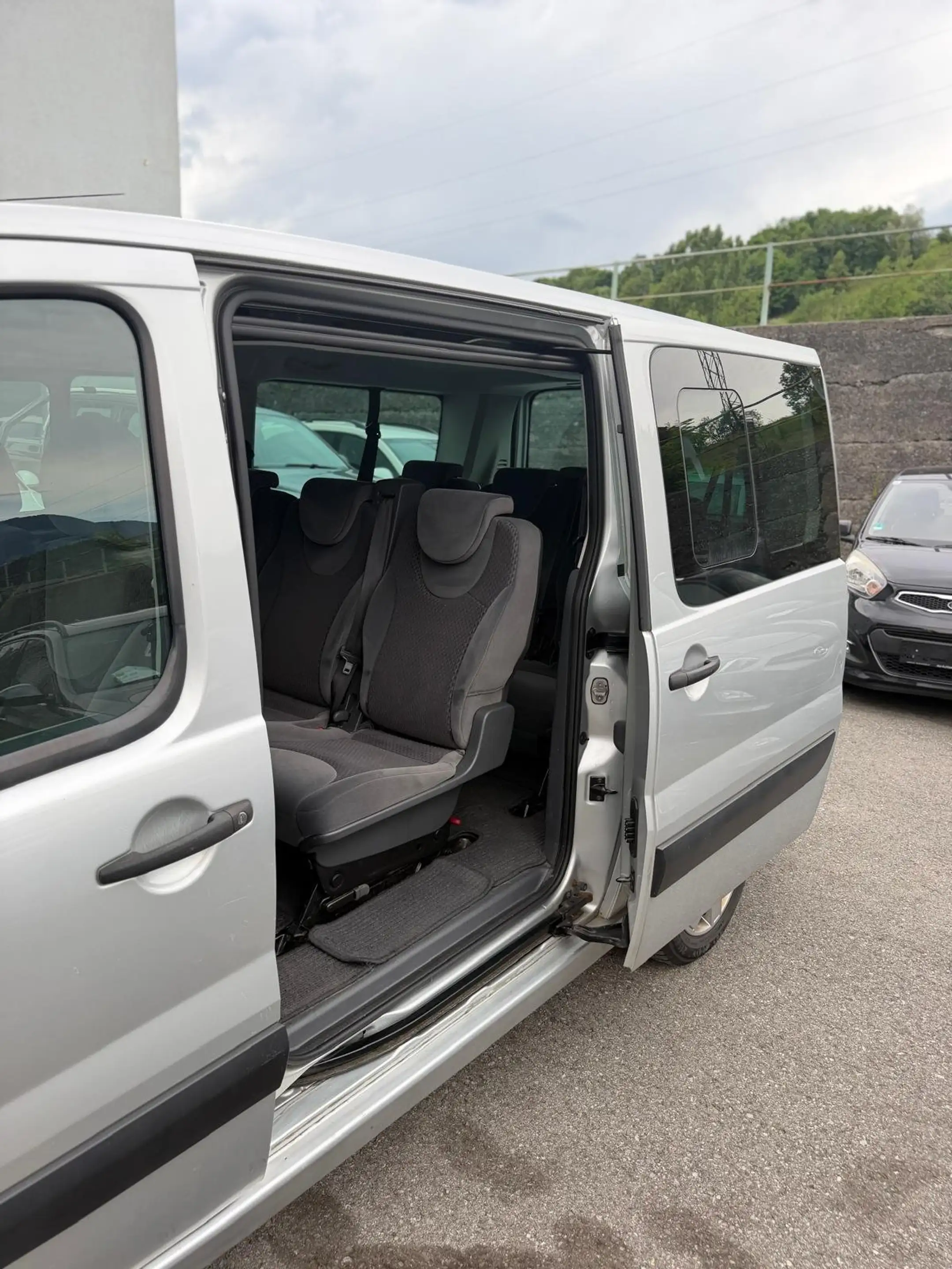 Fiat Scudo Panorama Family L2H1 130 Multijet (5 Sitze) — photo 9