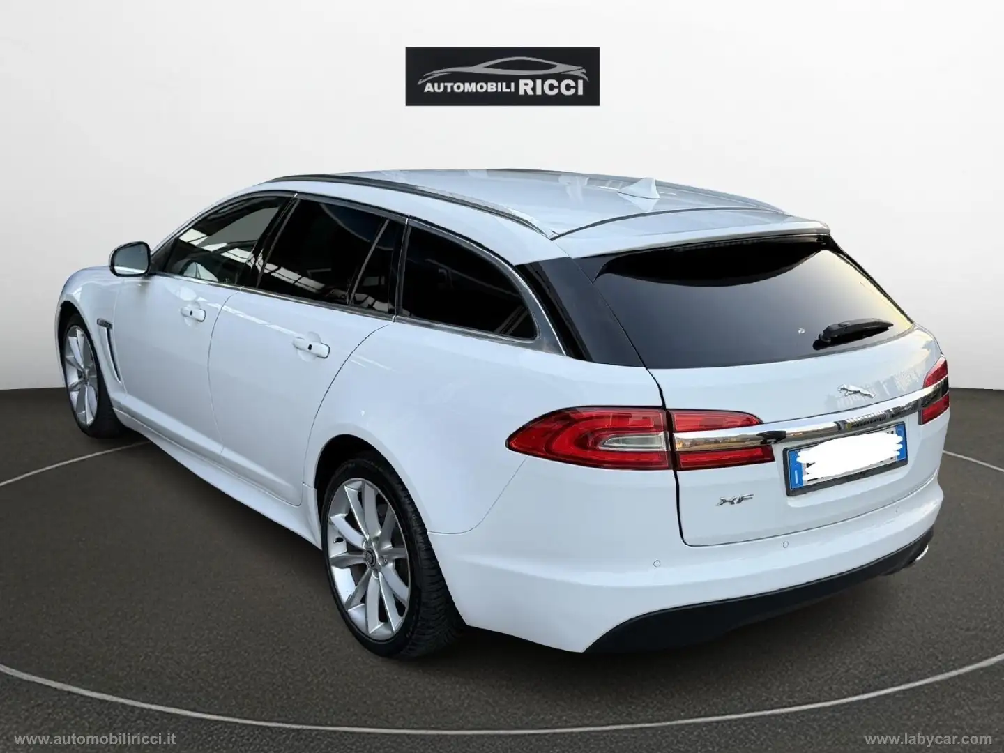 Jaguar XF Sportbrake 2.2 D 200 CV Luxury Nero - 2