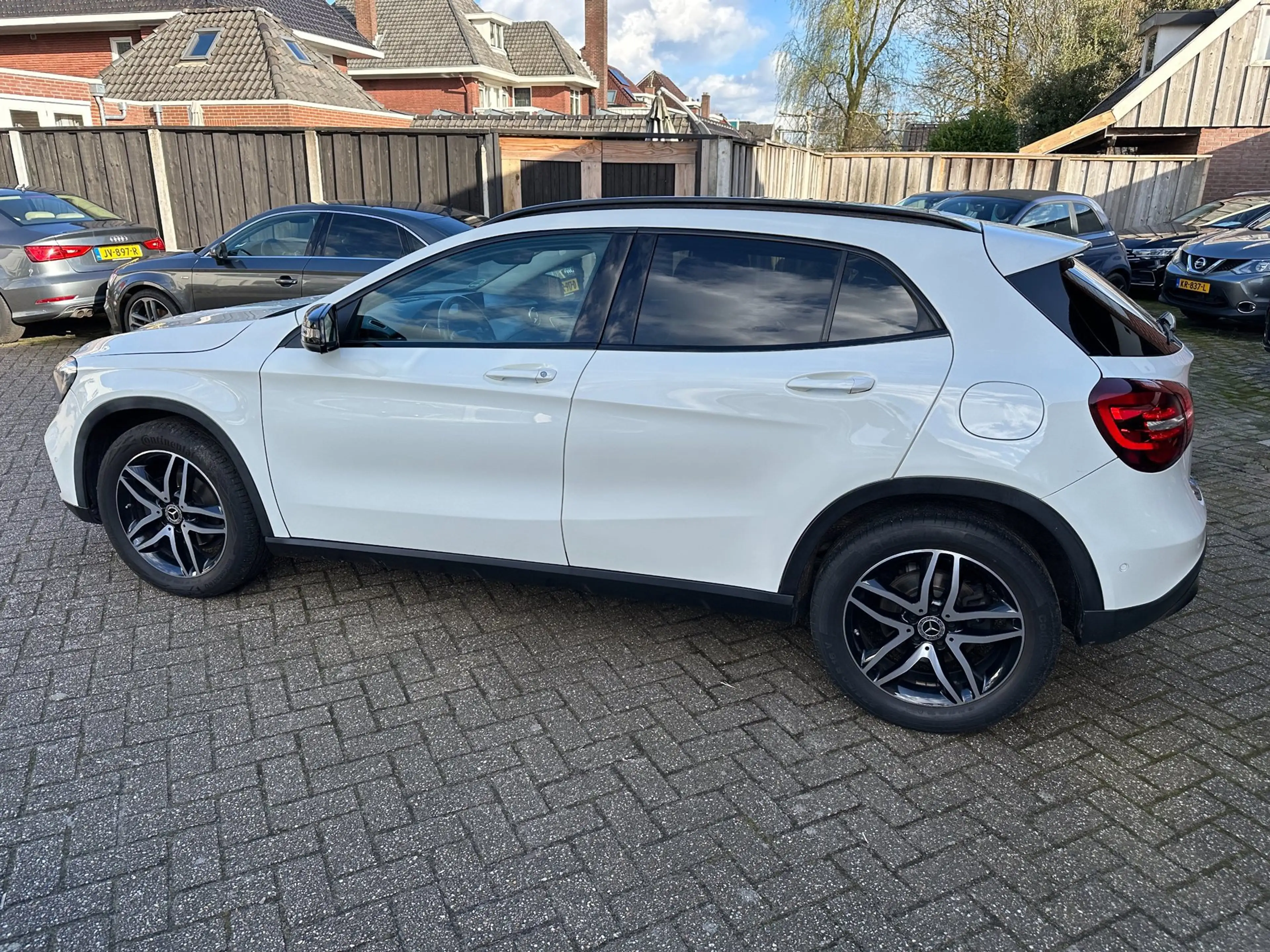 Mercedes-Benz GLA 200 Business AUTOMAAT-NAVI-PDC-CRUISE-AIRCO — photo 3