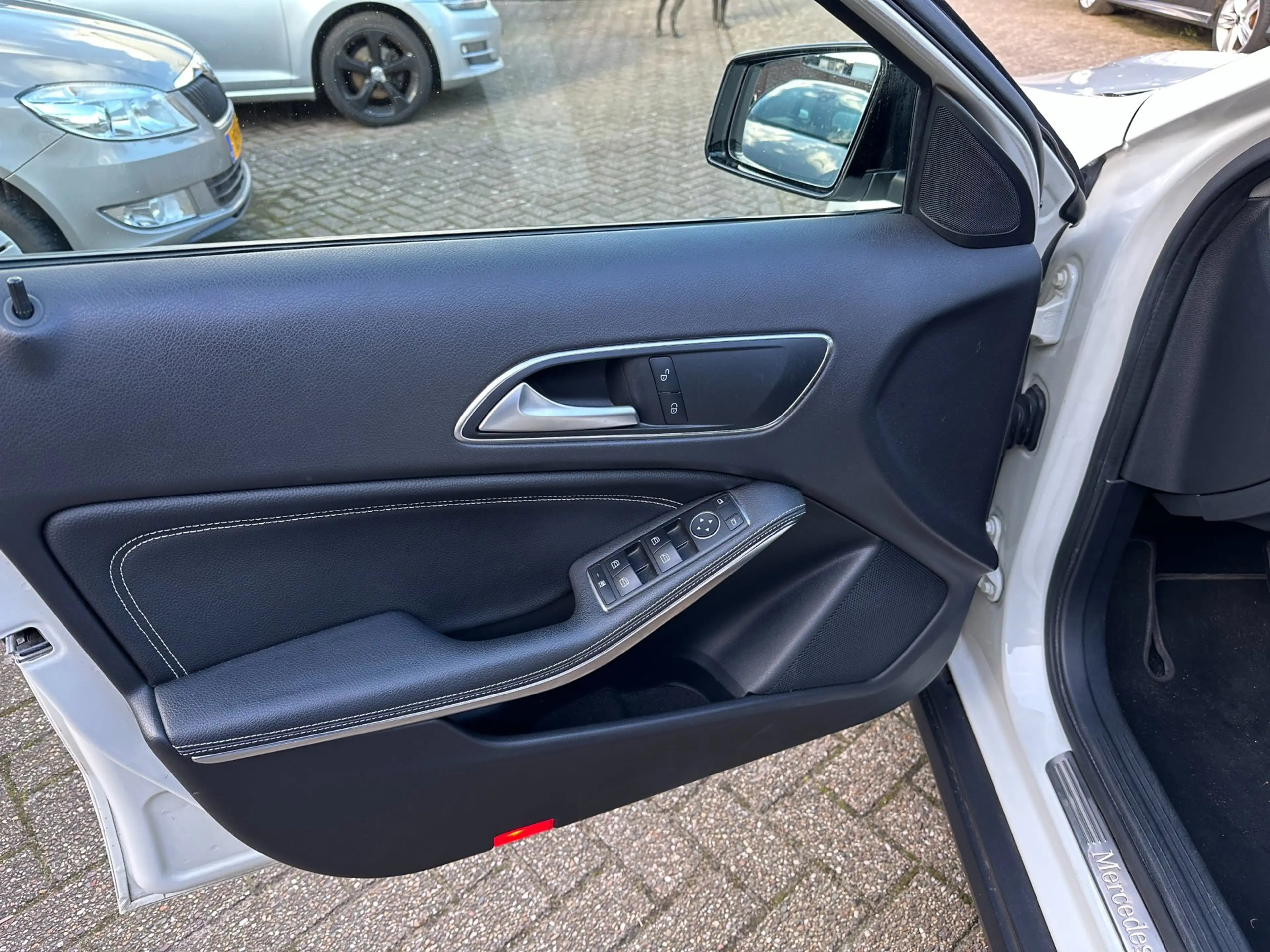 Mercedes-Benz GLA 200 Business AUTOMAAT-NAVI-PDC-CRUISE-AIRCO — photo 11
