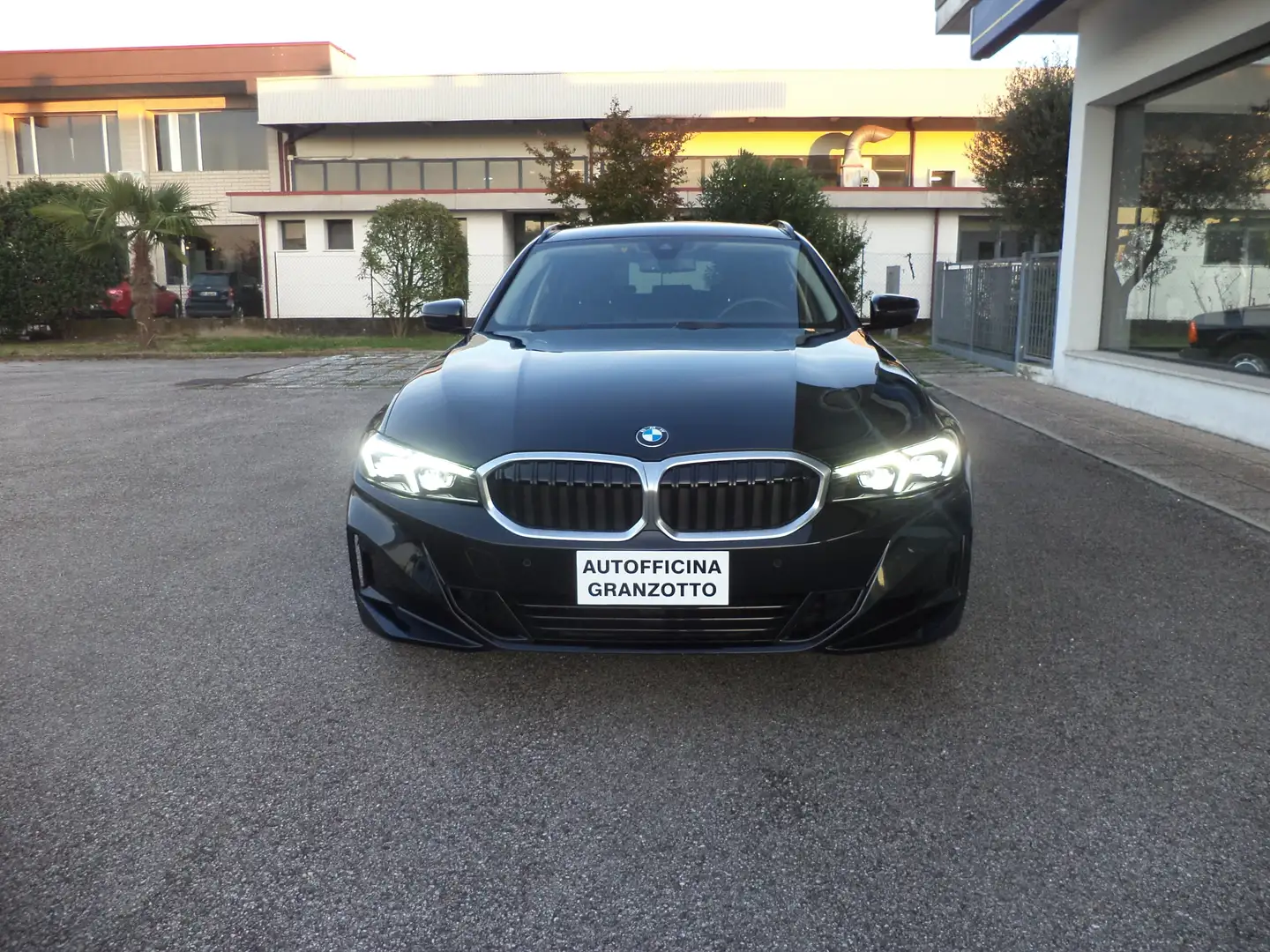 BMW 318 Serie 3 318d Touring mhev 48V auto Noir - 2