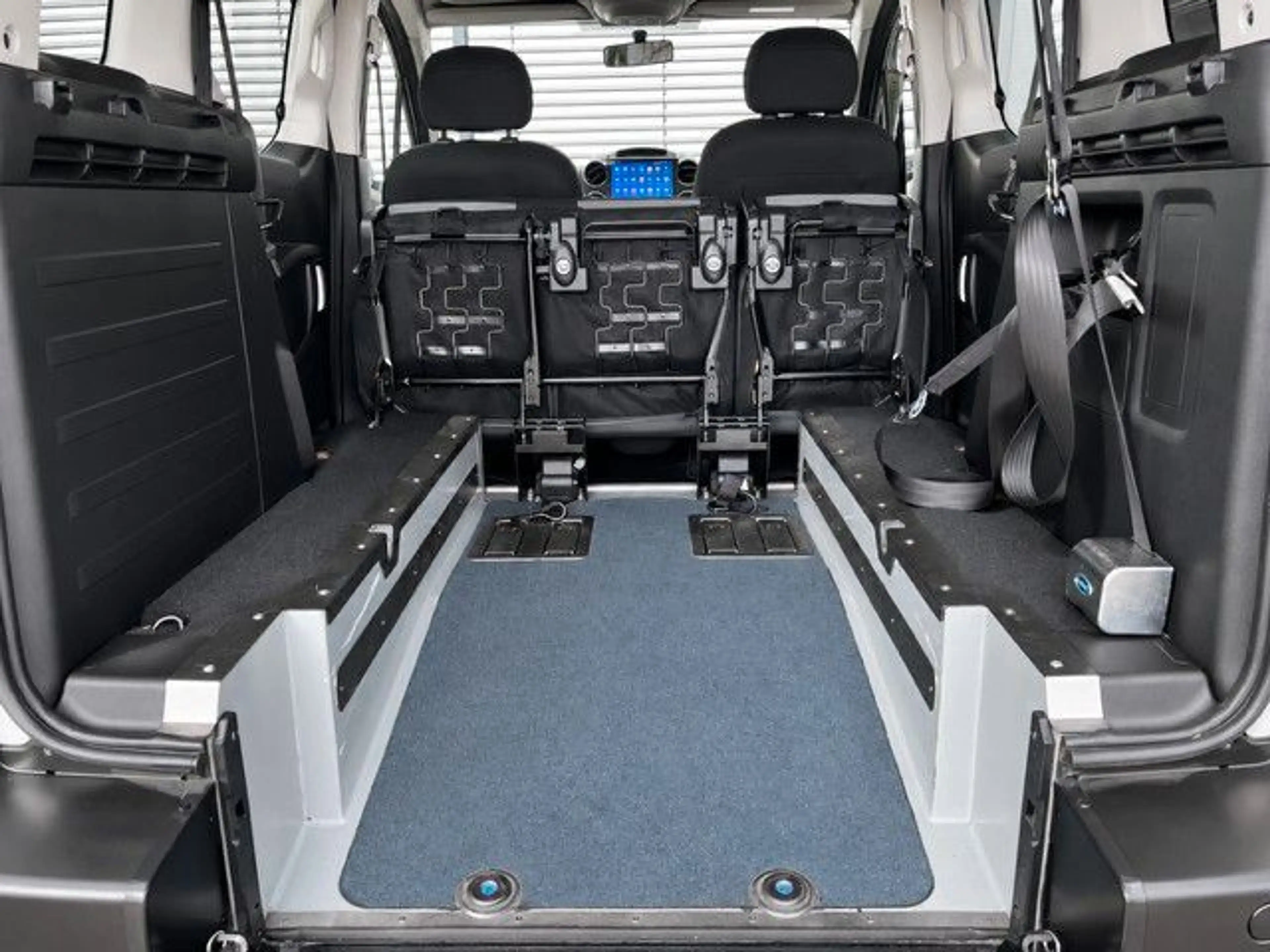 Peugeot Partner Tepee Active 1,6 16V HDi Rollstuhlrampe — photo 8