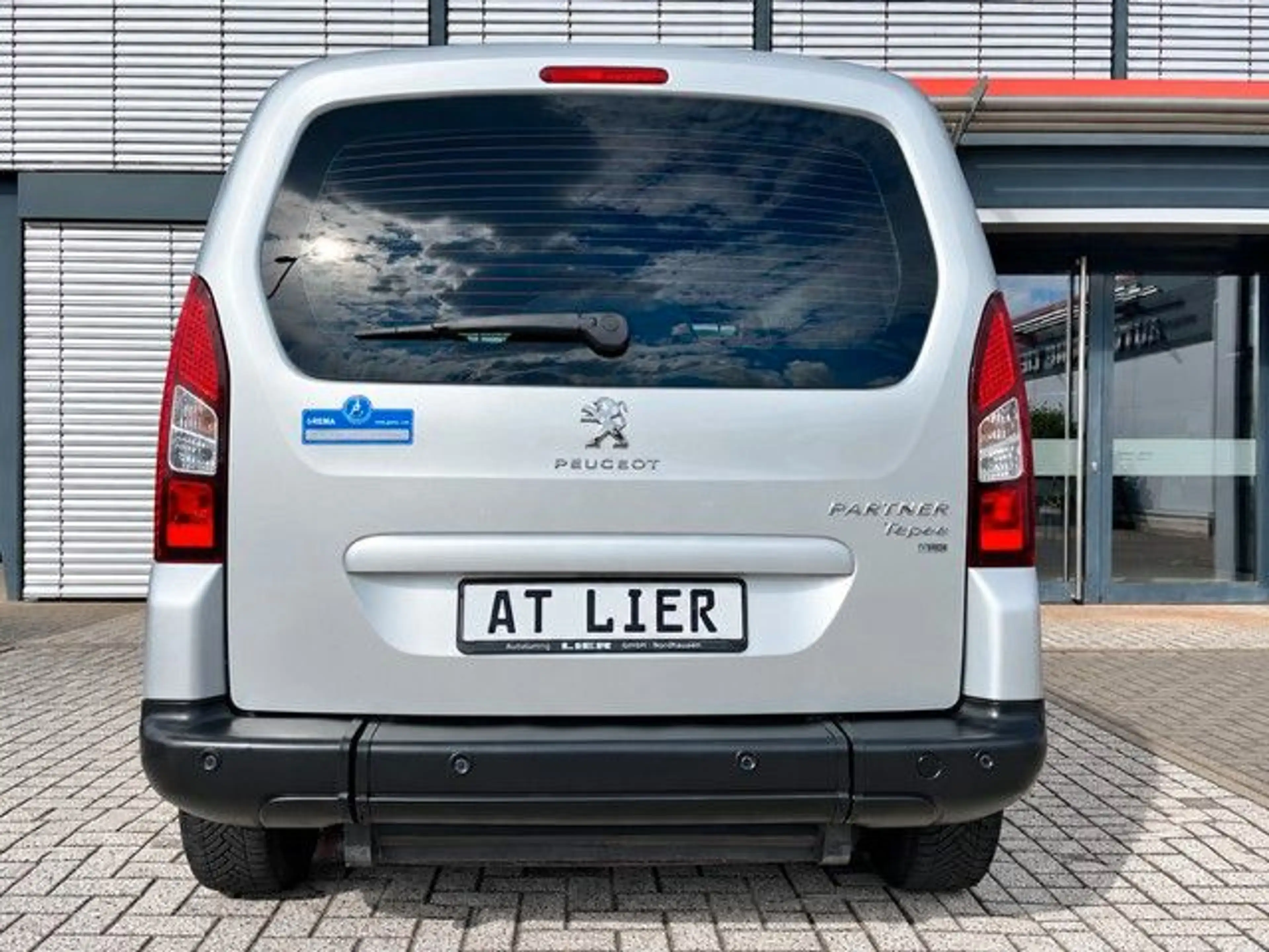 Peugeot Partner Tepee Active 1,6 16V HDi Rollstuhlrampe — photo 6