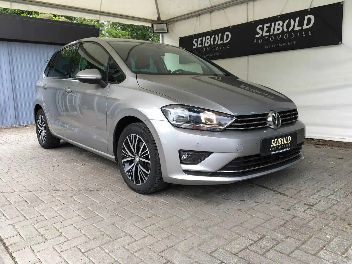 Volkswagen Golf Sportsvan VII Allstar BMT Autom/Navi/Shz Zilver - 2