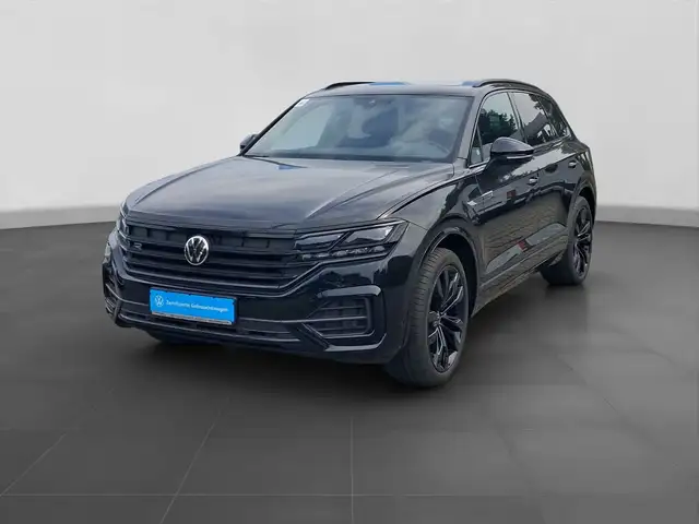 Volkswagen Touareg view 2