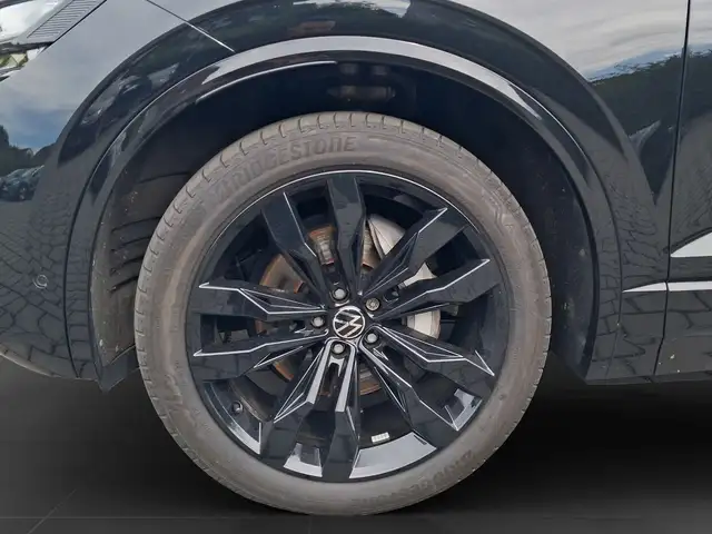 Volkswagen Touareg view 7