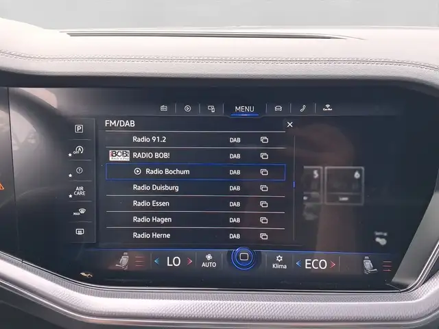 Volkswagen Touareg view 13