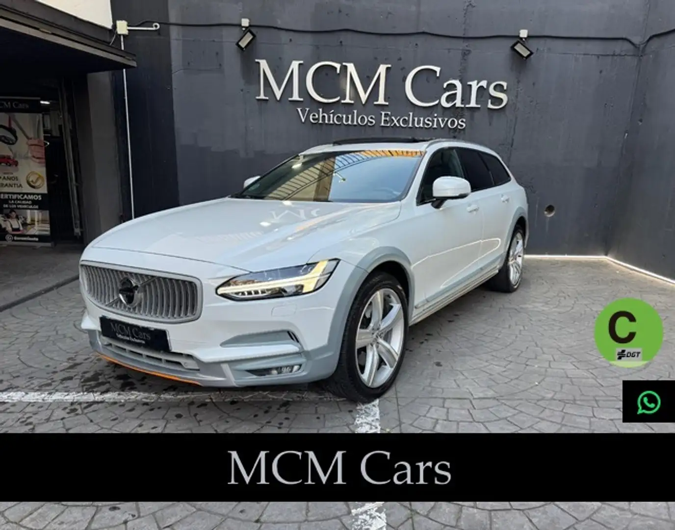 Volvo V90 Cross Country D4 AWD Aut. Blanc - 1