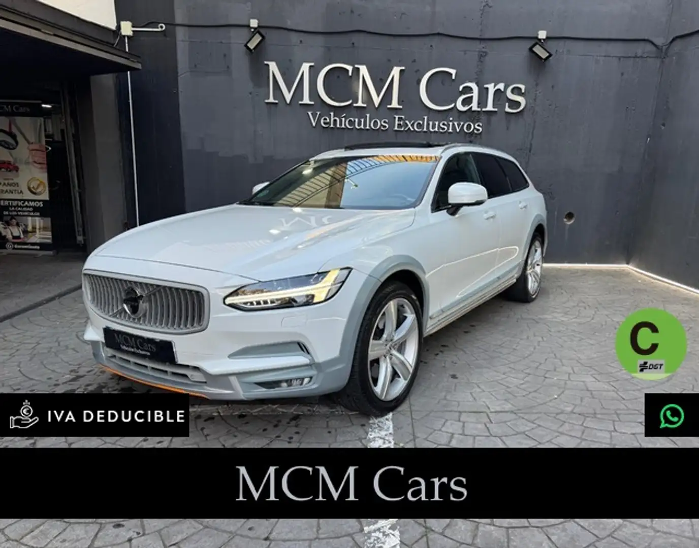 Volvo V90 Cross Country D4 AWD Aut. Blanc - 1