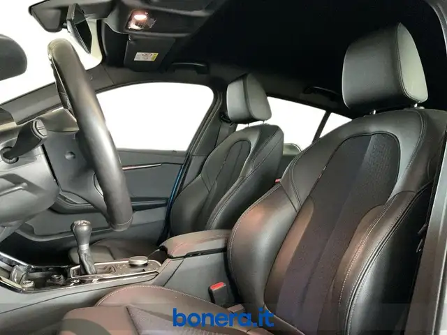 BMW 1 Series view 14