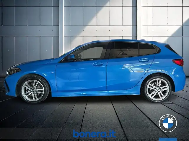 BMW 1 Series view 9