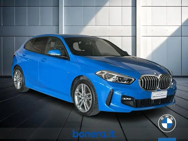 BMW 1 Series view 4