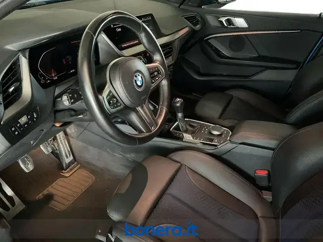 BMW 1 Series view 18