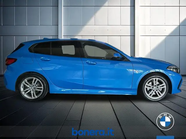 BMW 1 Series view 5