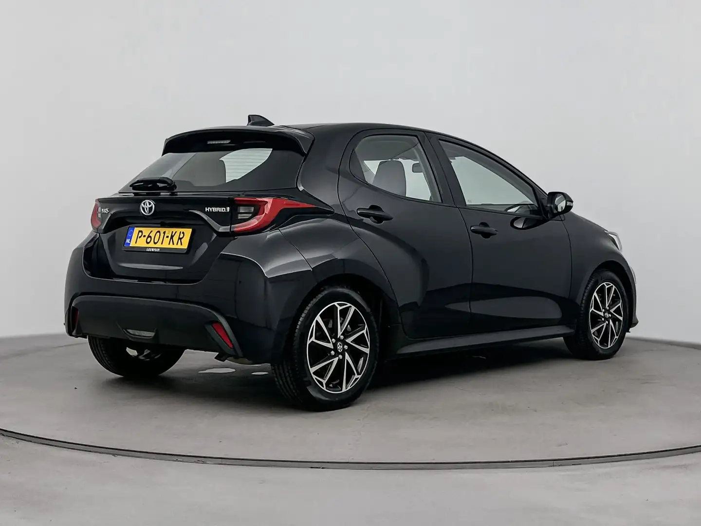 Toyota Yaris 1.5 Hybrid Dynamic | Apple Carplay/Android Auto | Zwart - 2