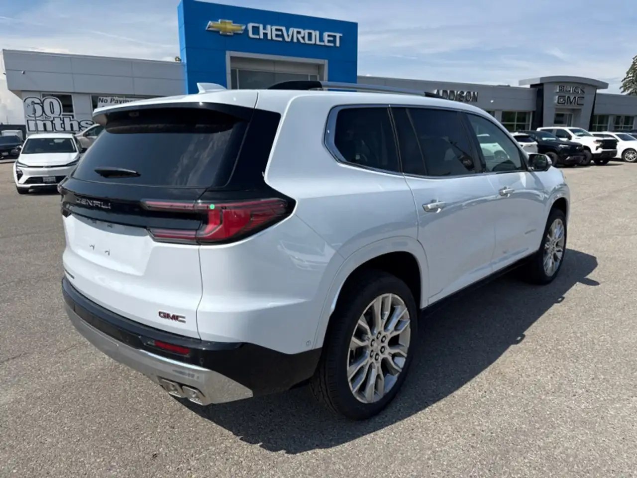 GMC Acadia снимка GMC Acadia
