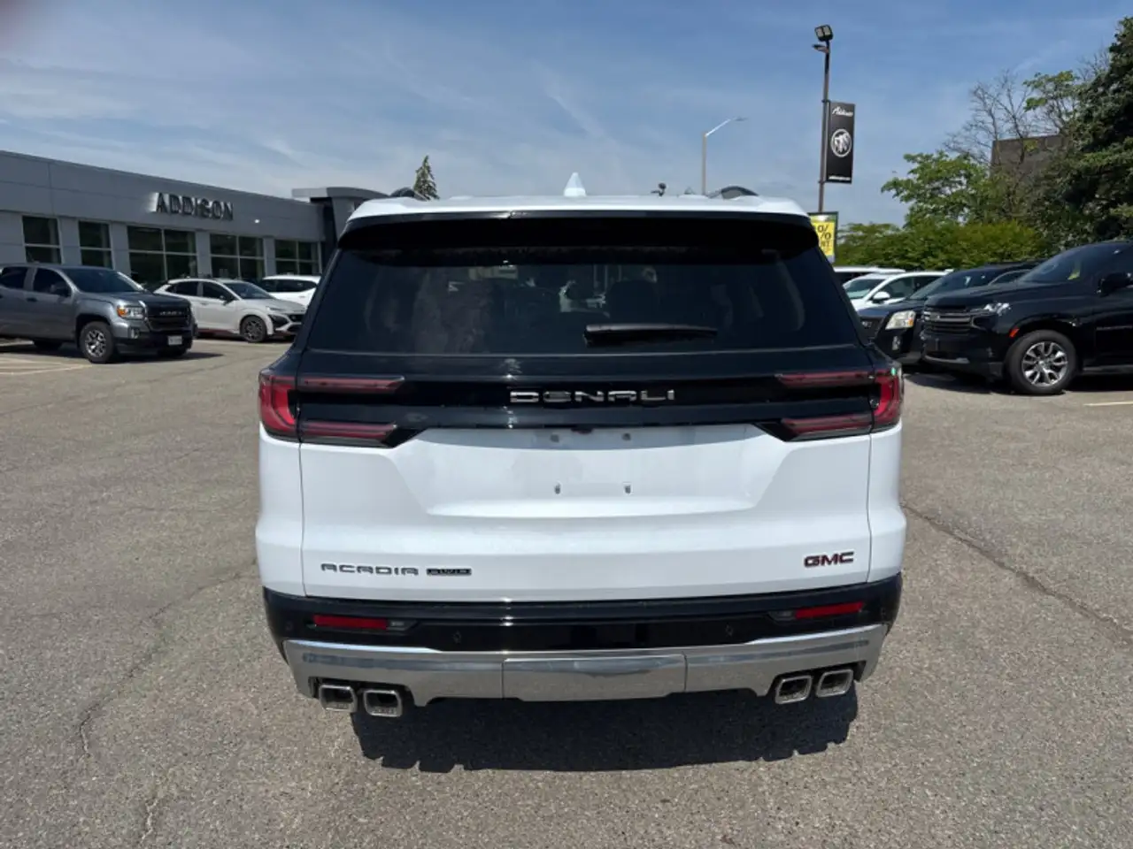 GMC Acadia снимка GMC Acadia