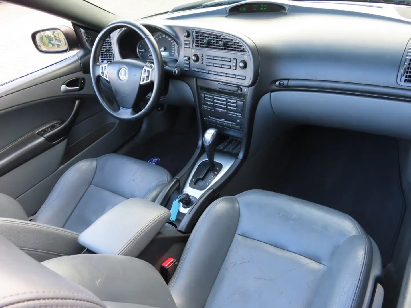 Saab 9-3 Cabrio 2.0t Vector Automaat | Lederen bekleding | Noir - 2