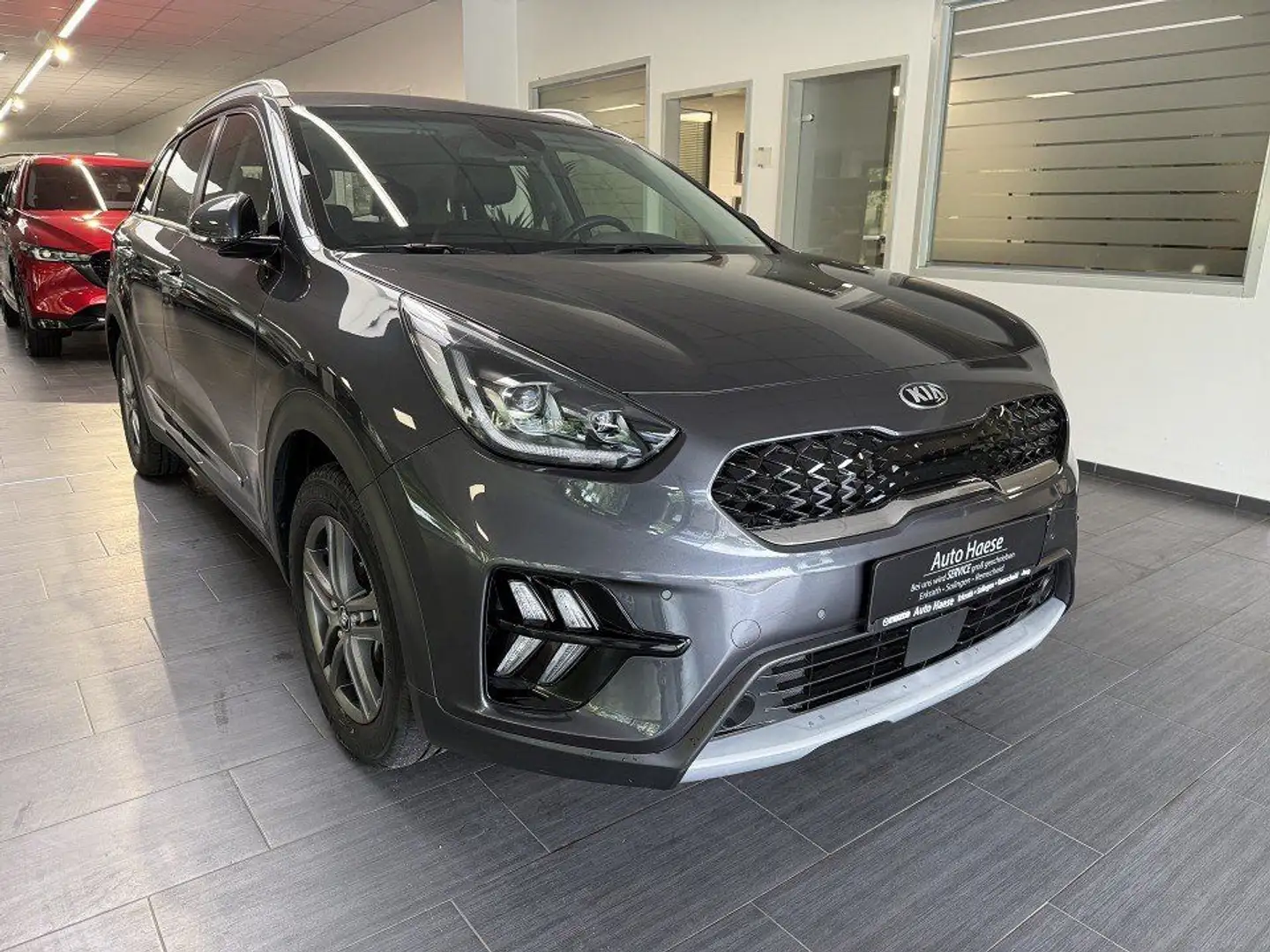 Kia Niro 1.6 105PS Vision Plug-in Hybrid LED,RFK Šedá - 1
