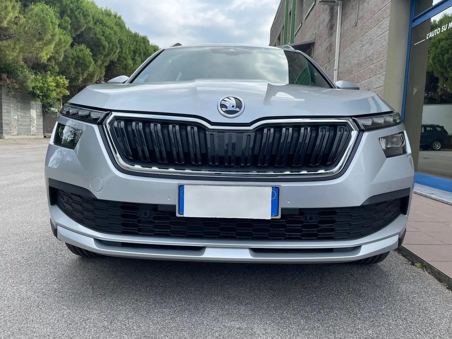 Skoda Kamiq 1.0 TSI 110CV SCOUTLINE APPLE CARPLAY ANDROID AUTO Silber - 2