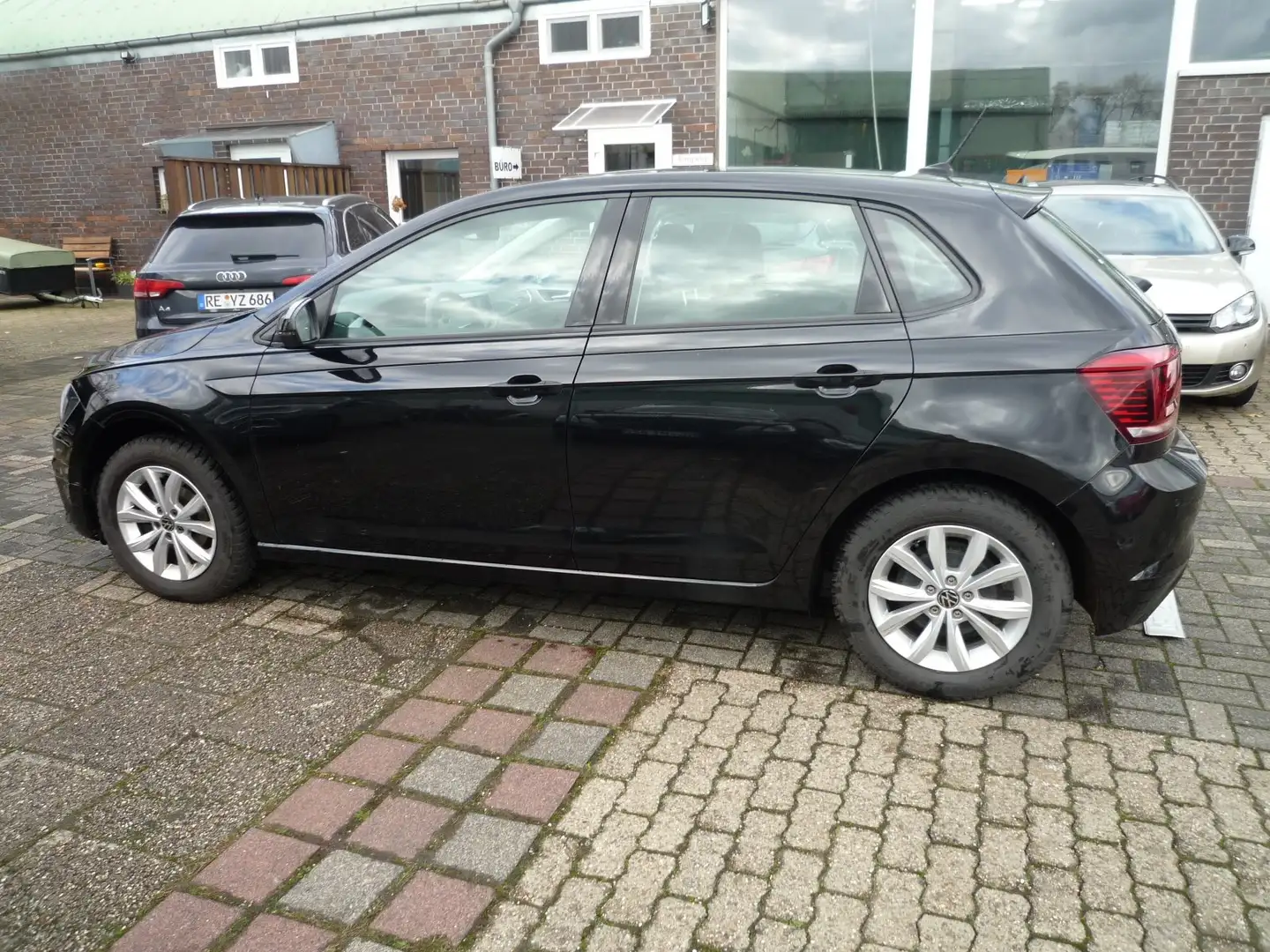Volkswagen Polo Highline Schwarz - 2