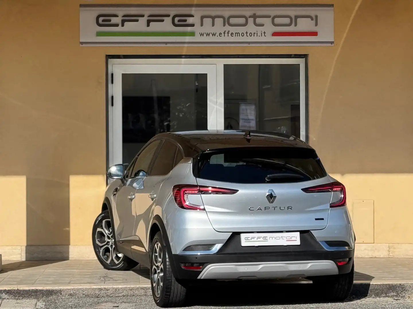 Renault Captur Captur 1.6 E-Tech full hybrid Engineered 145cv aut Argento - 2