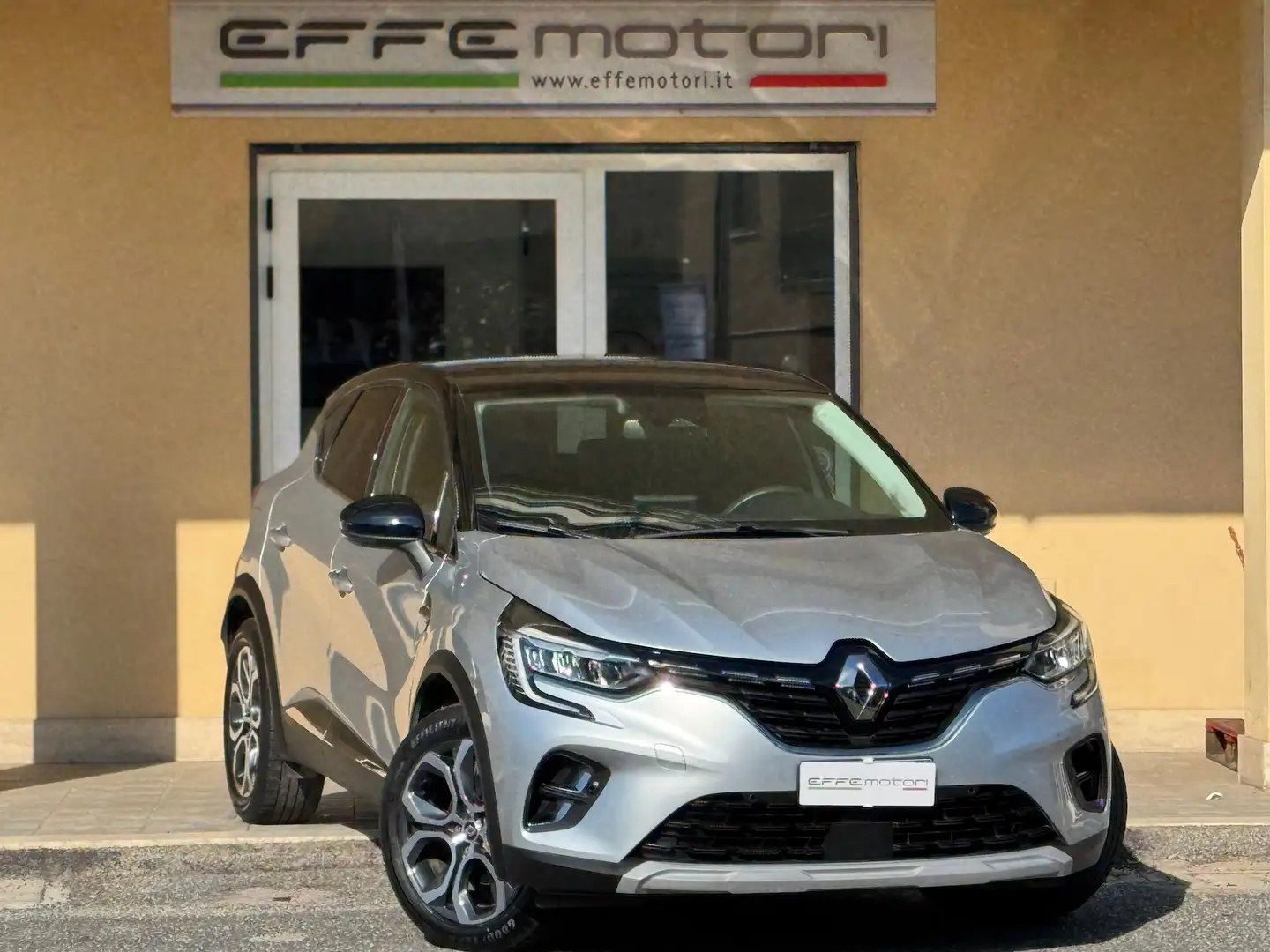 Renault Captur Captur 1.6 E-Tech full hybrid Engineered 145cv aut Argento - 1