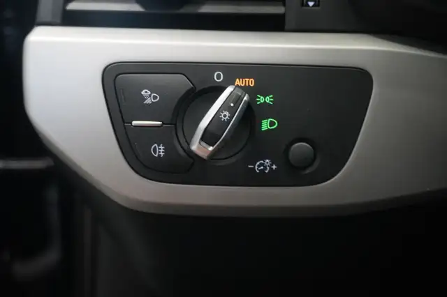 Audi A4 Avant view 14