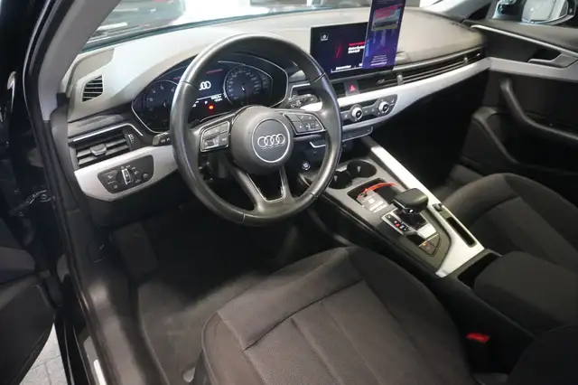 Audi A4 Avant view 7