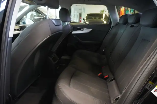 Audi A4 Avant view 9