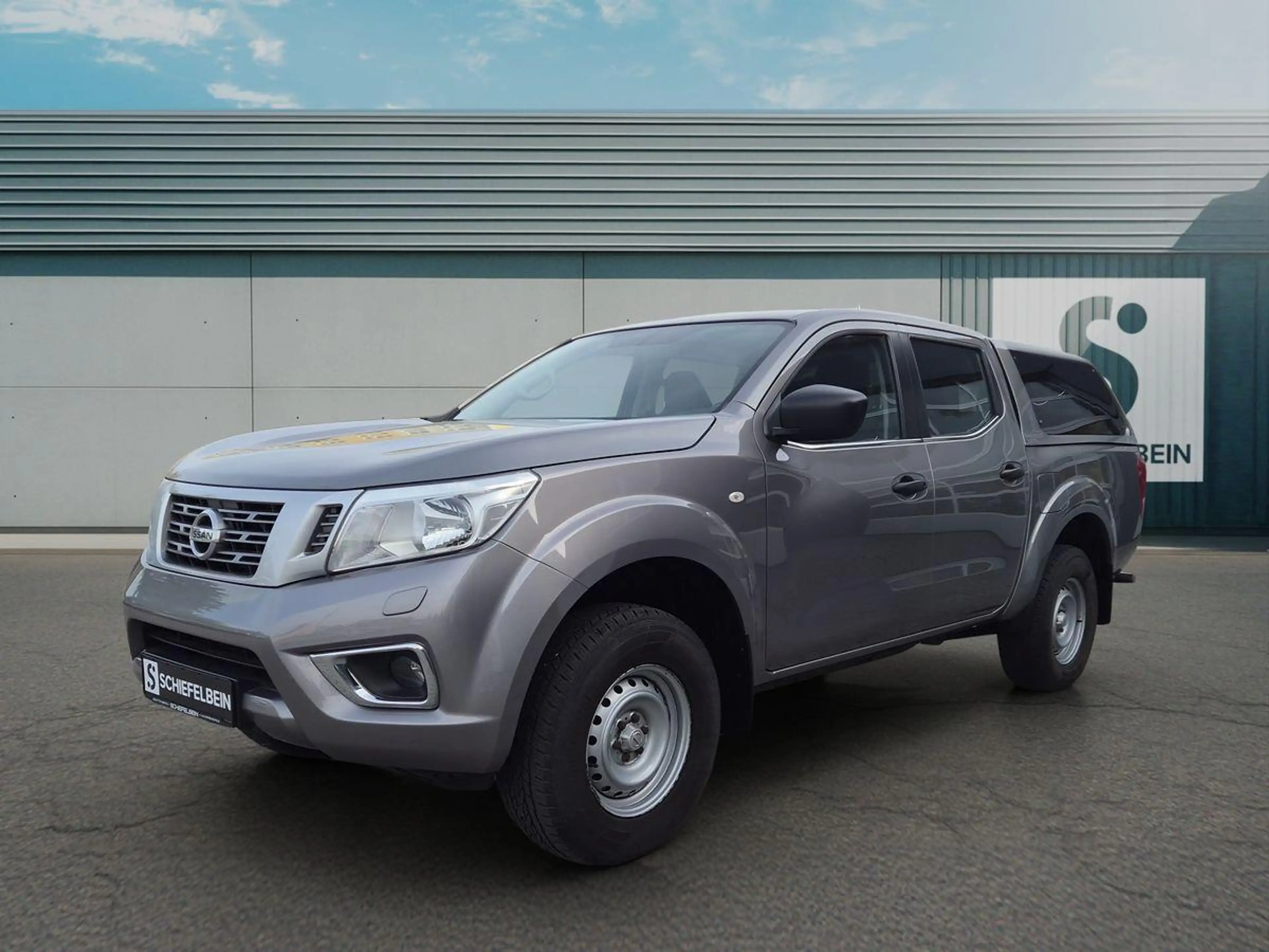 Nissan Navara 2.3 dCi Visia Double Cab 4x4+SHZ+METALLIC+ — photo 3