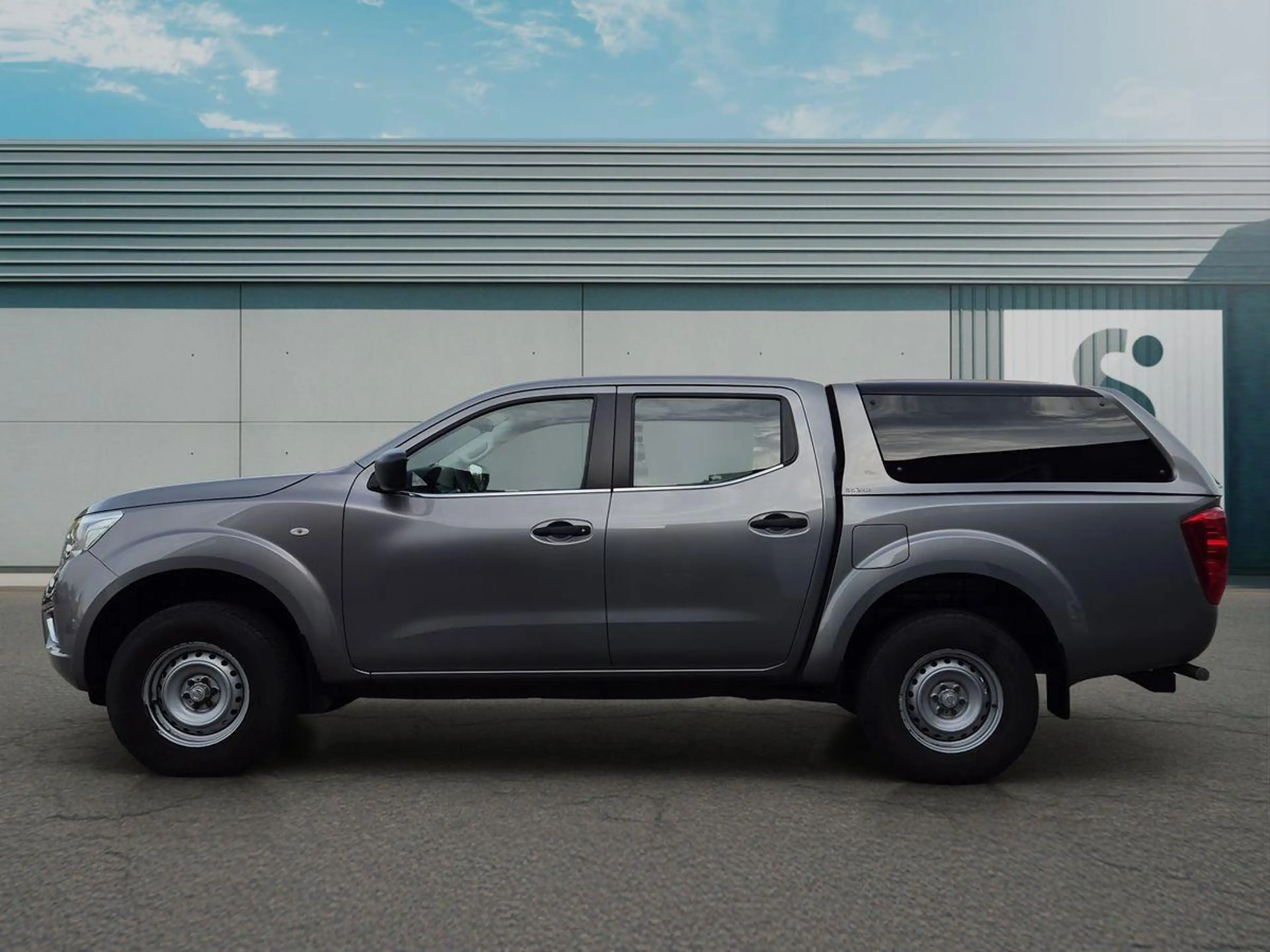 Nissan Navara 2.3 dCi Visia Double Cab 4x4+SHZ+METALLIC+ — photo 8