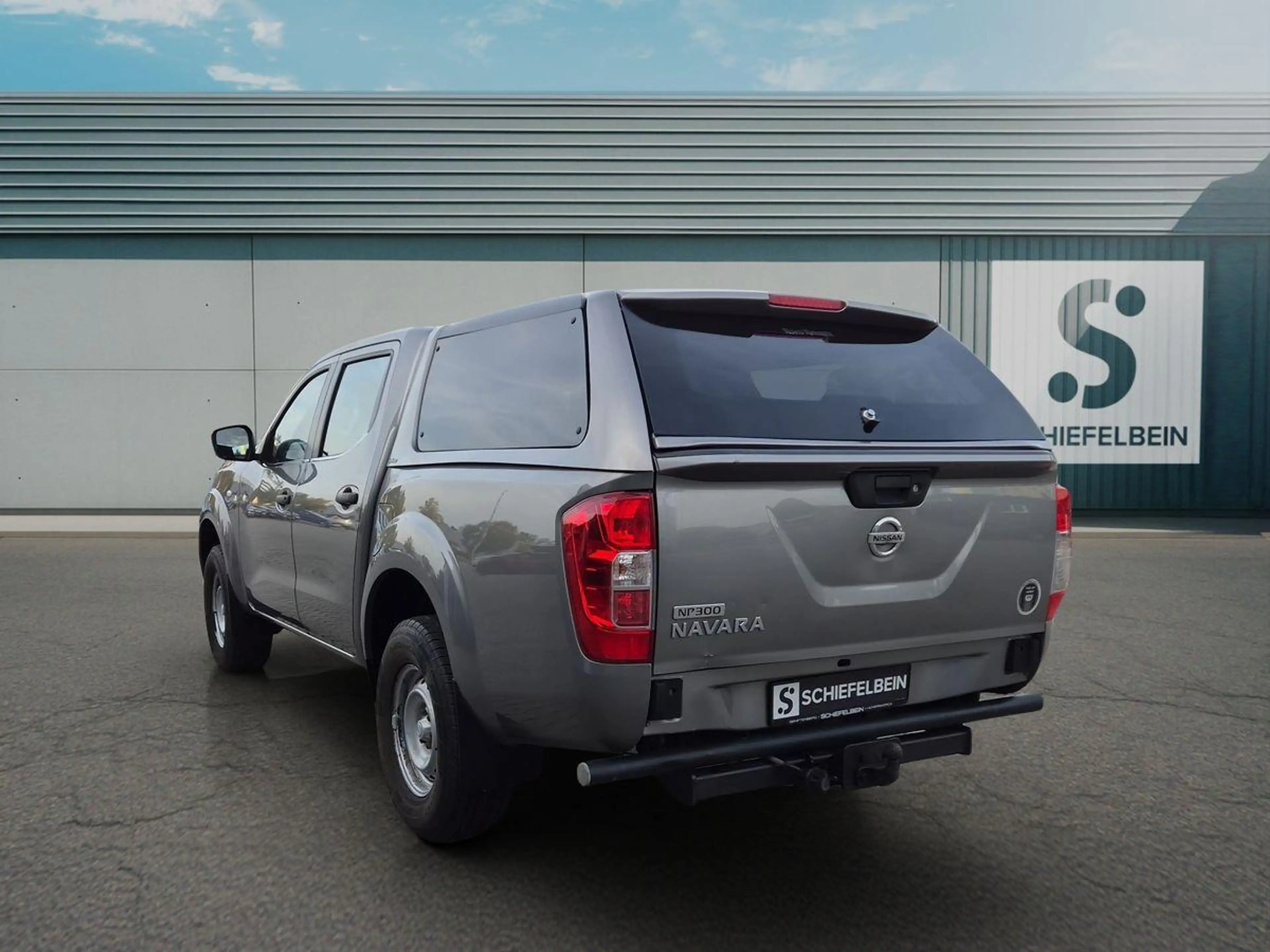 Nissan Navara 2.3 dCi Visia Double Cab 4x4+SHZ+METALLIC+ — photo 6