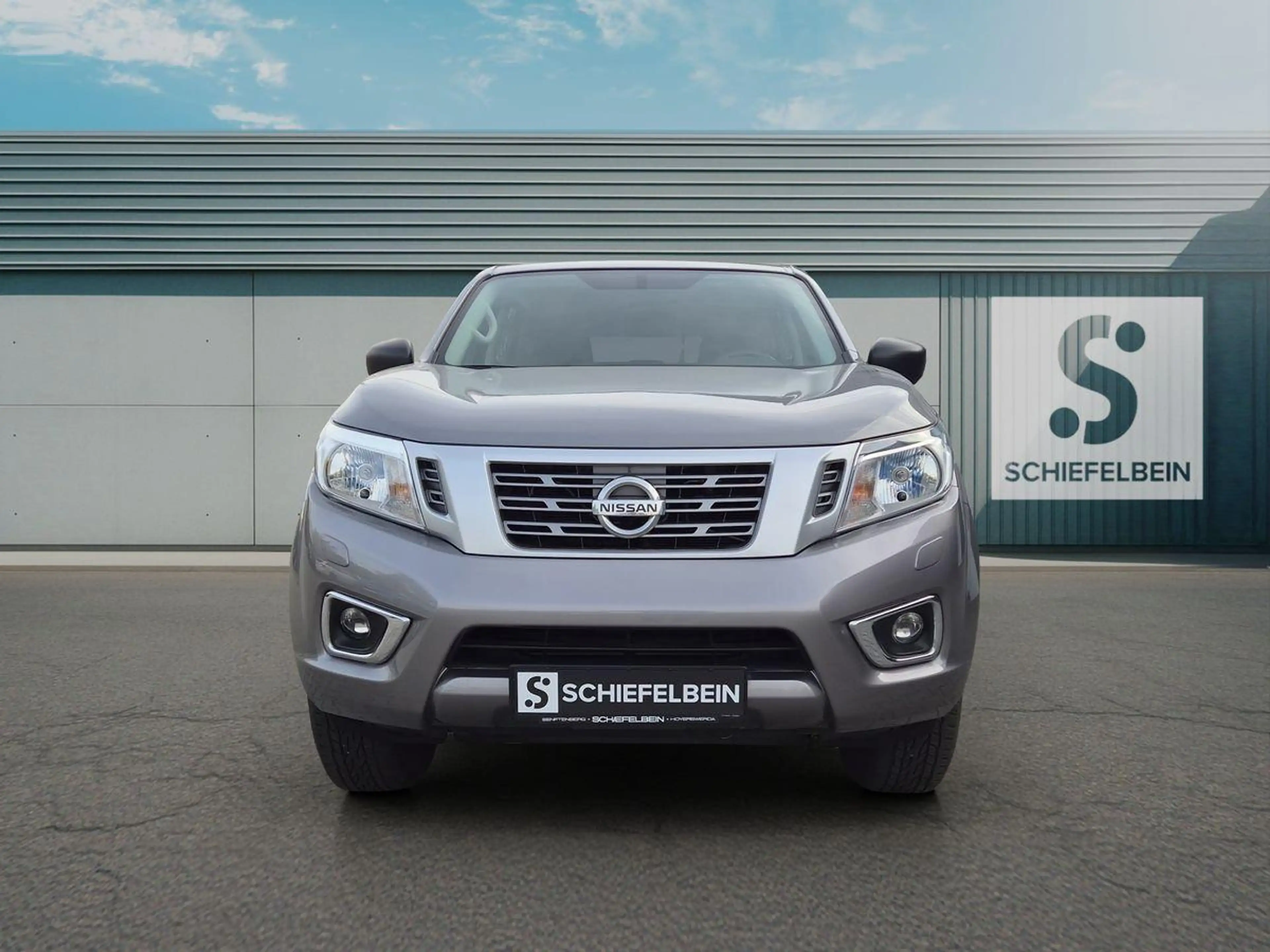 Nissan Navara 2.3 dCi Visia Double Cab 4x4+SHZ+METALLIC+ — photo 4