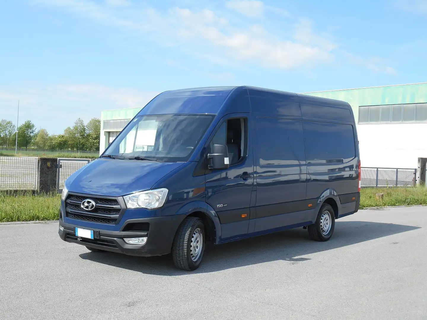 Hyundai H 350 Blau - 2