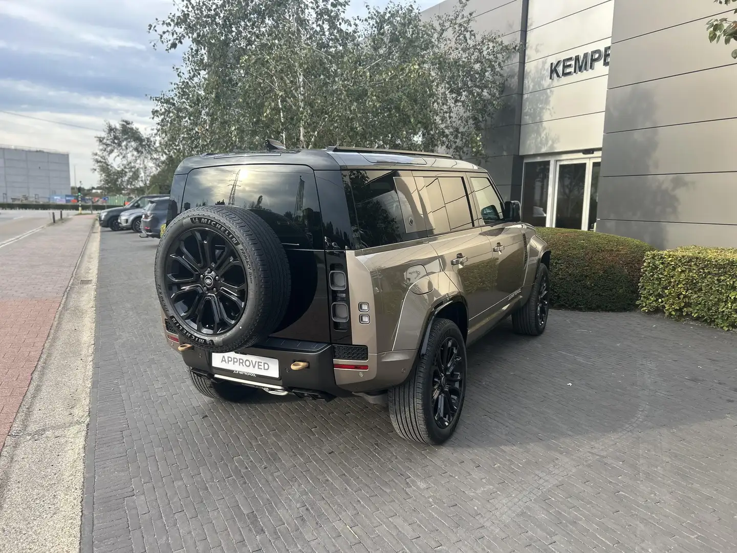 Land Rover Defender P635 Octa Bruin - 2
