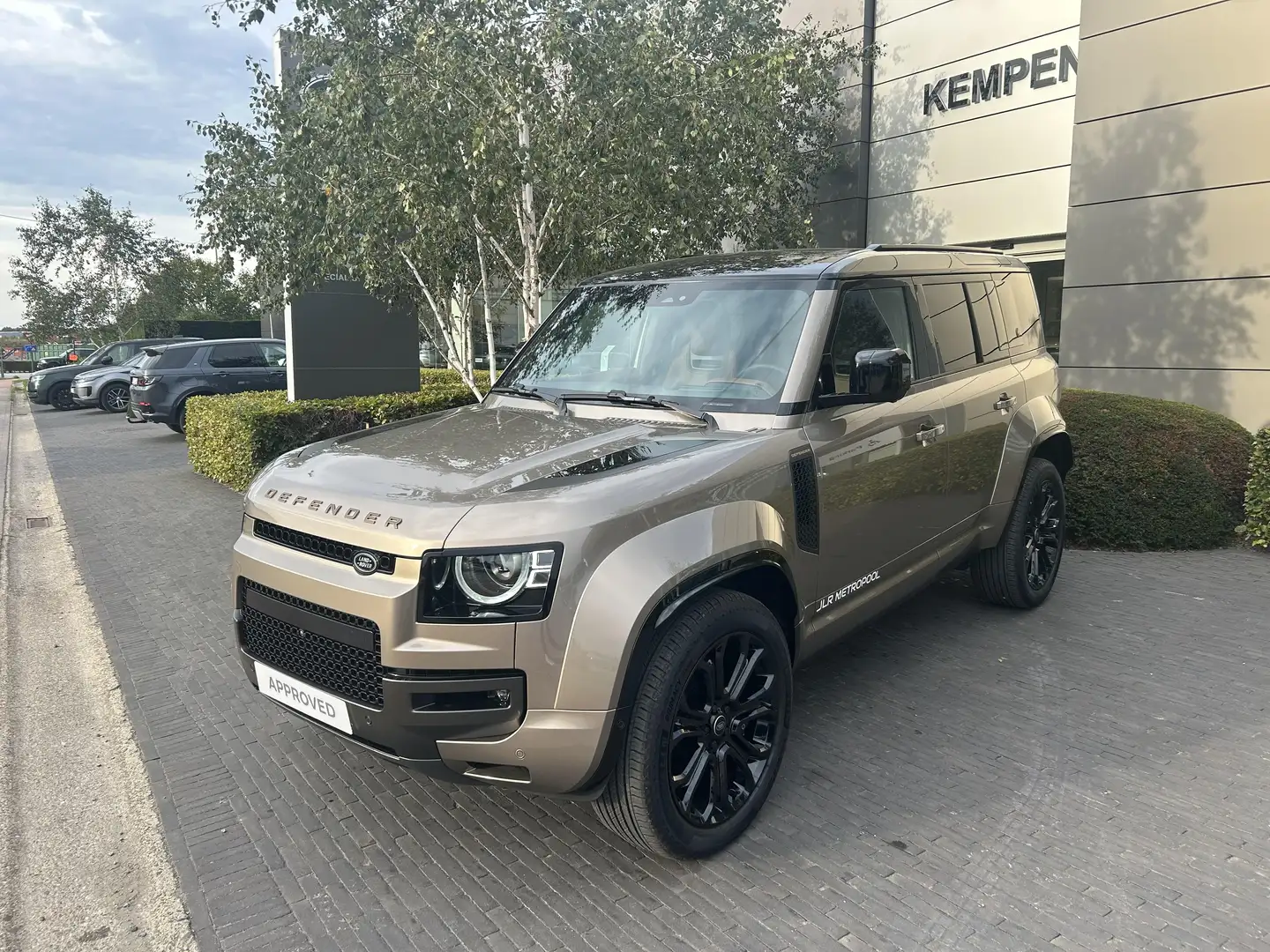 Land Rover Defender P635 Octa Bruin - 1