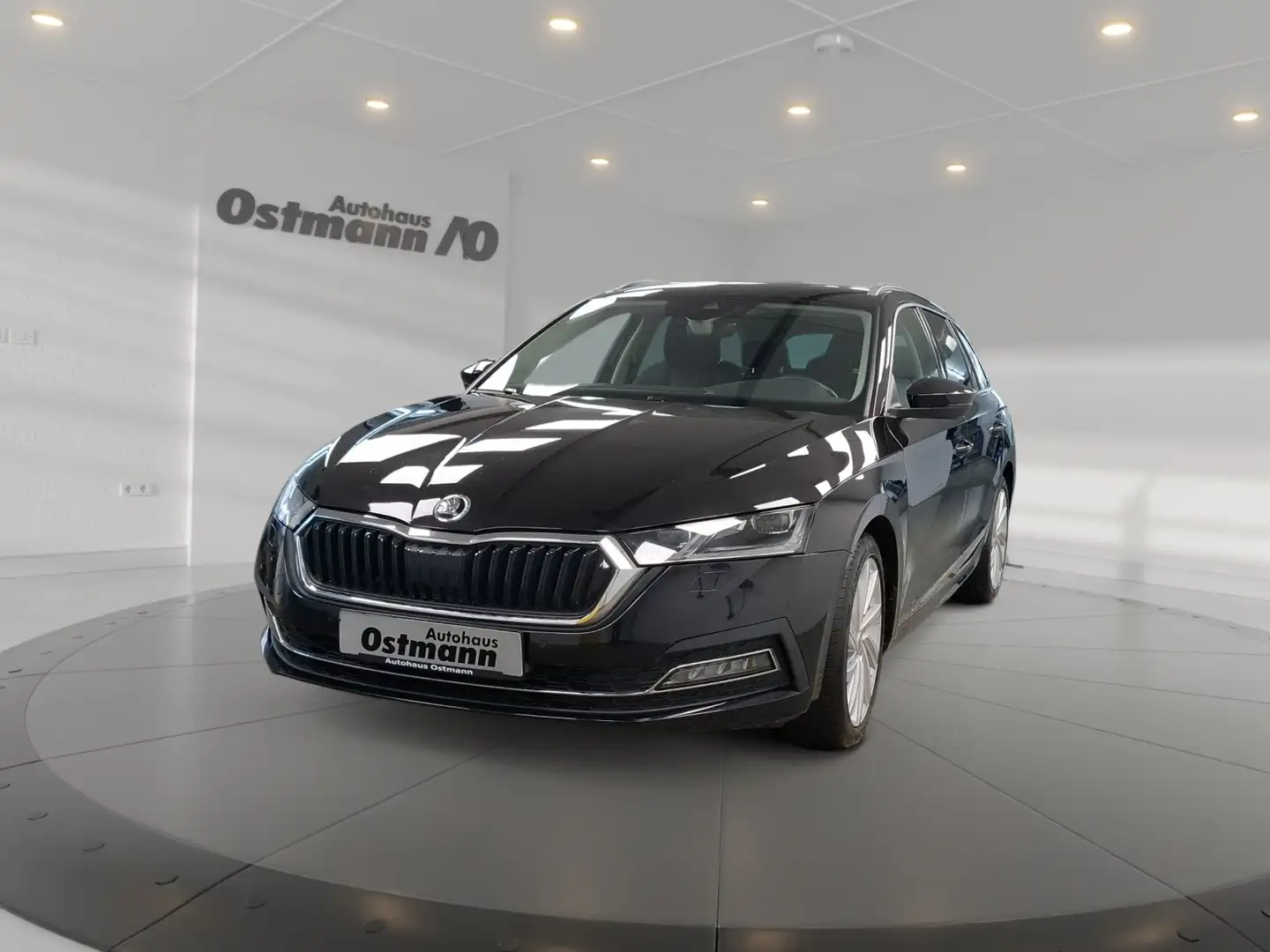 Skoda Octavia Combi 1.5 TSI First Edition LED ACC Pano Schwarz - 1