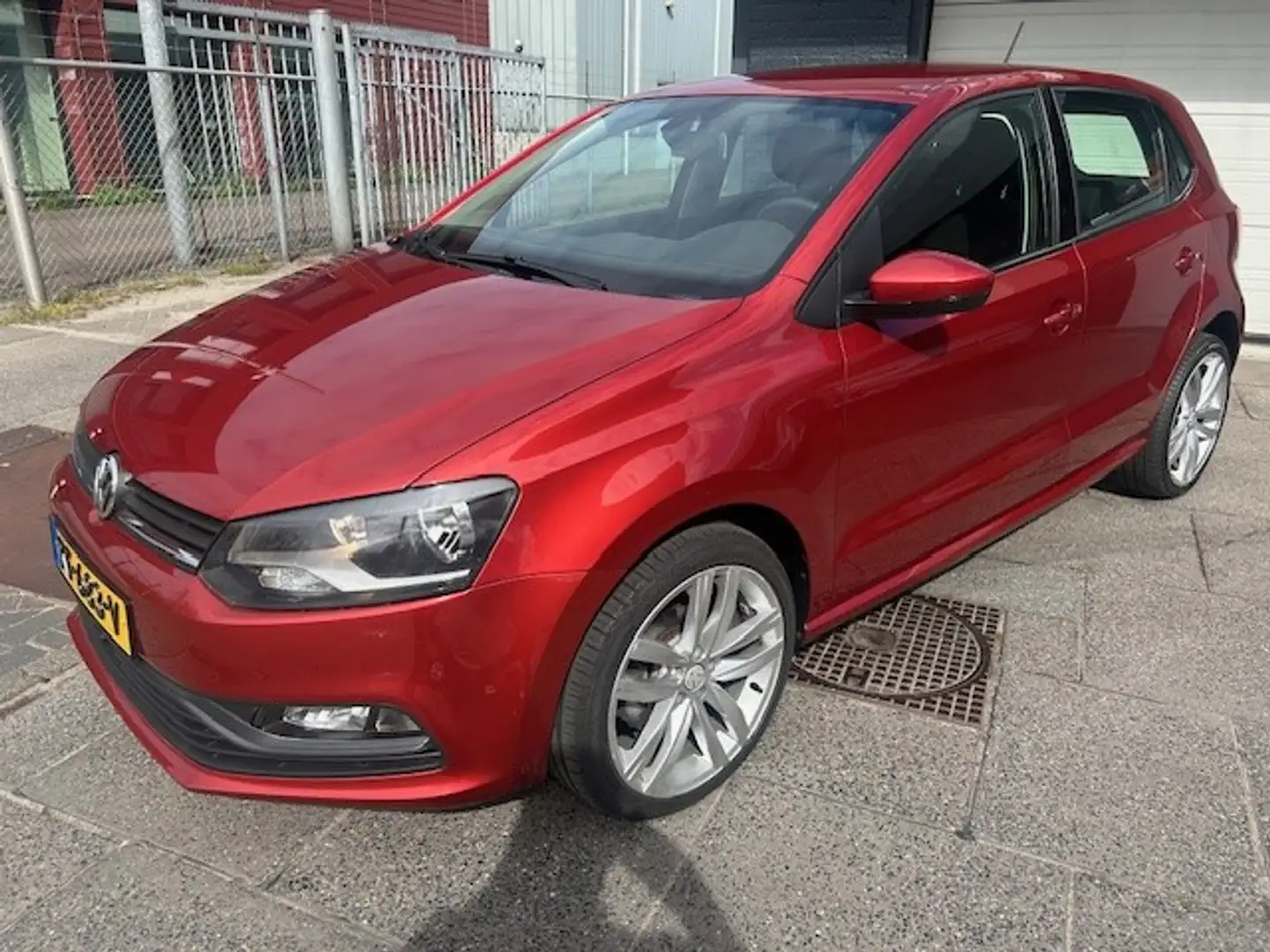 Volkswagen Polo 1.0 AIRCO I MULTIMEDIA L=I LMV I ELEKTRISCHE RAMEN Rood - 2