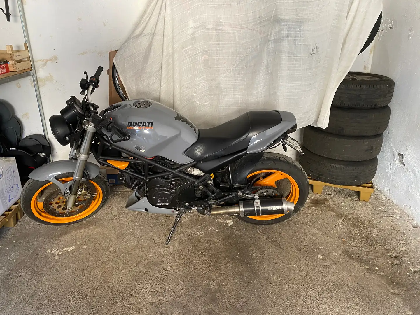 Ducati Monster 600 Grigio - 1