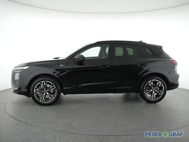 Audi Q3 view 13