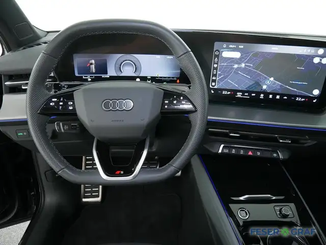 Audi Q3 view 10