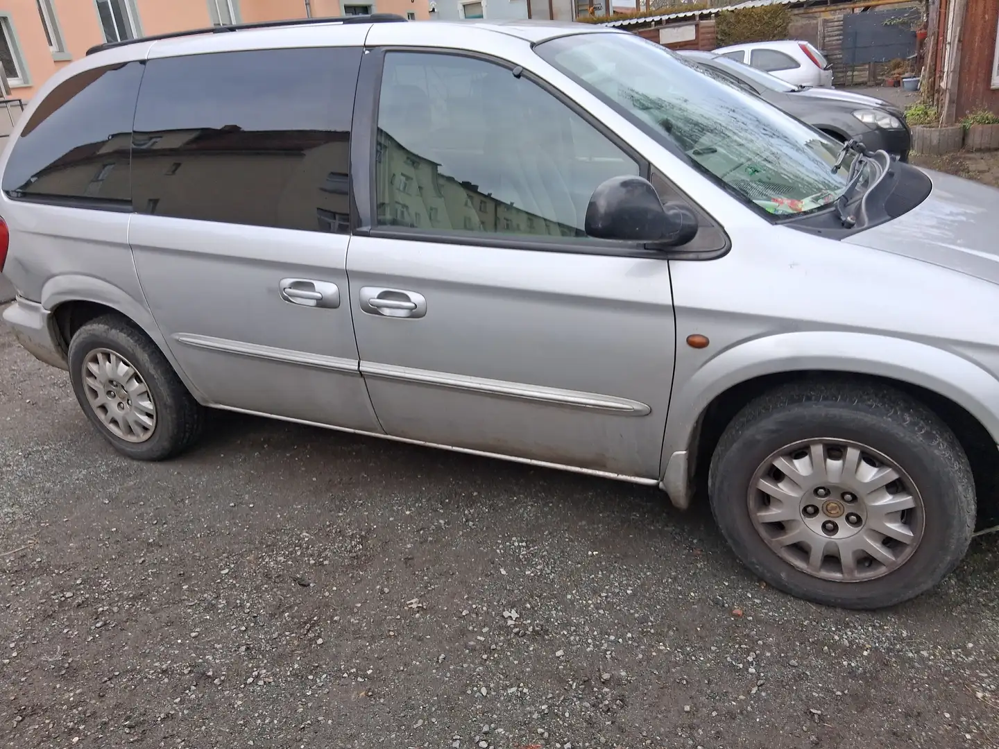 Chrysler Voyager Voyager 2.5 CRD SE Silber - 2