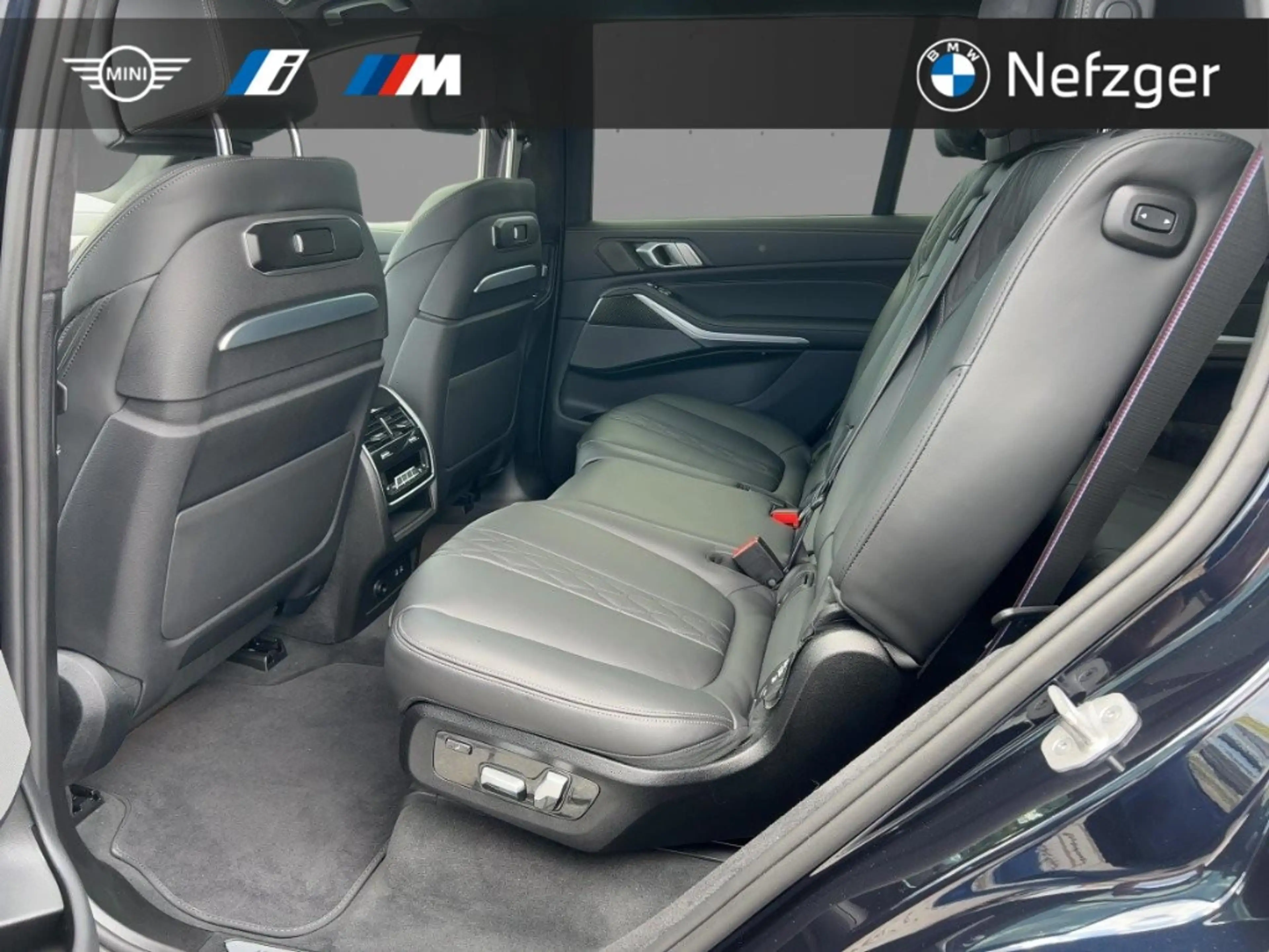 BMW X7 xDrive40i M Paket Pro LED AHK H&K Pano Soft-Close — photo 8