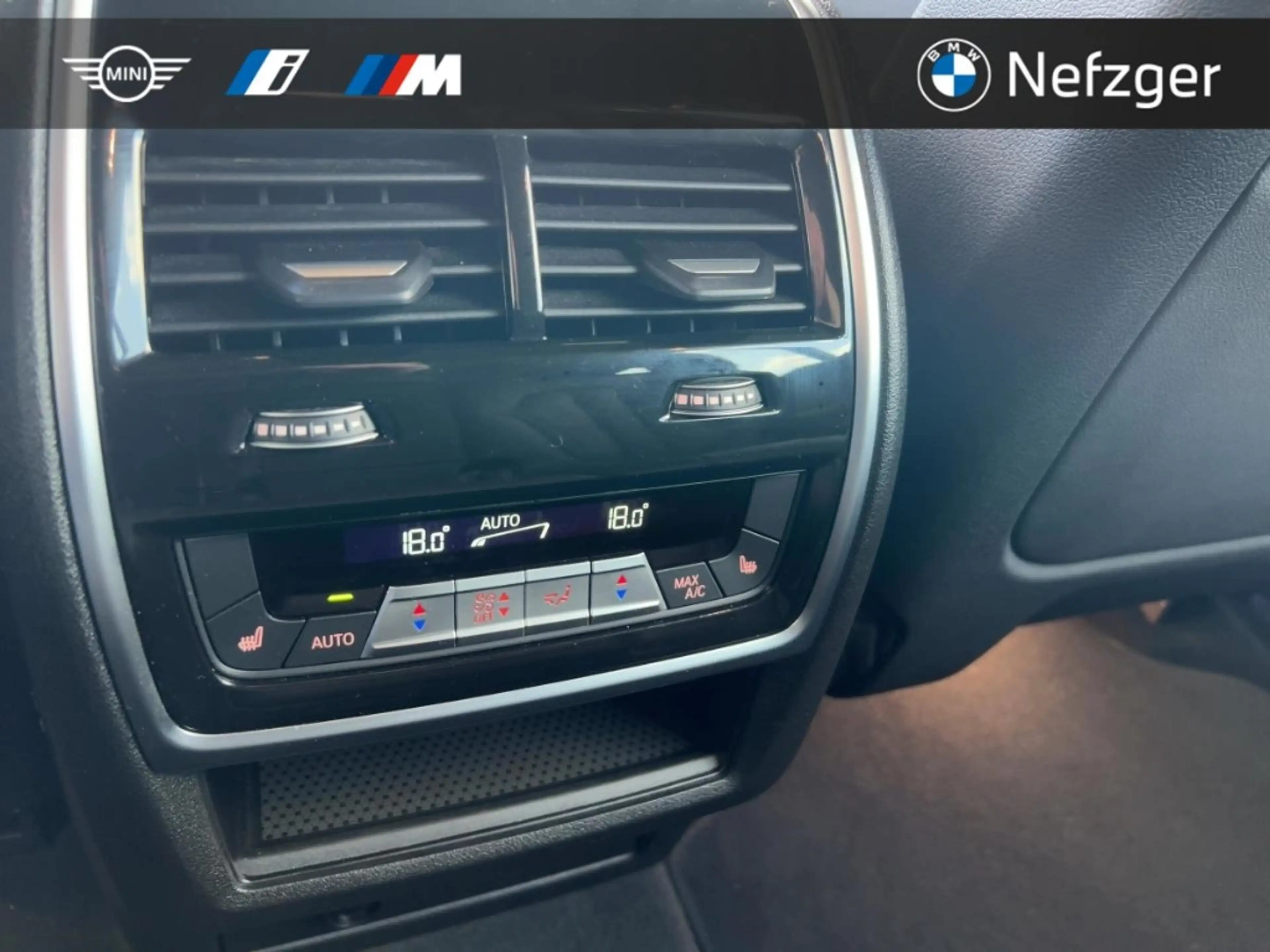 BMW X7 xDrive40i M Paket Pro LED AHK H&K Pano Soft-Close — photo 19
