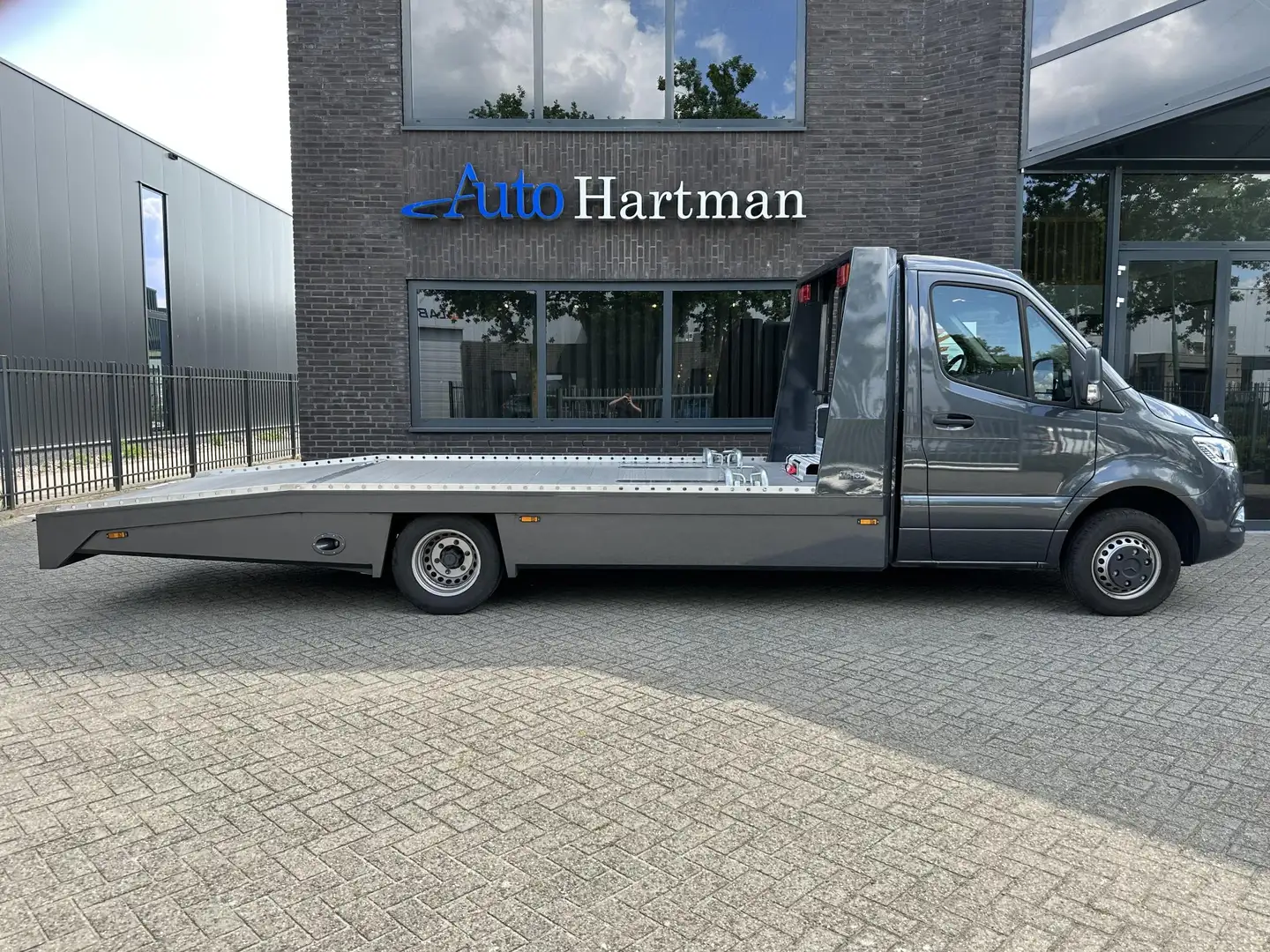 Mercedes-Benz Sprinter 519 1.9 CDI L3 RWD AUT Oprijwagen Tijhof | Luchtve Grijs - 2