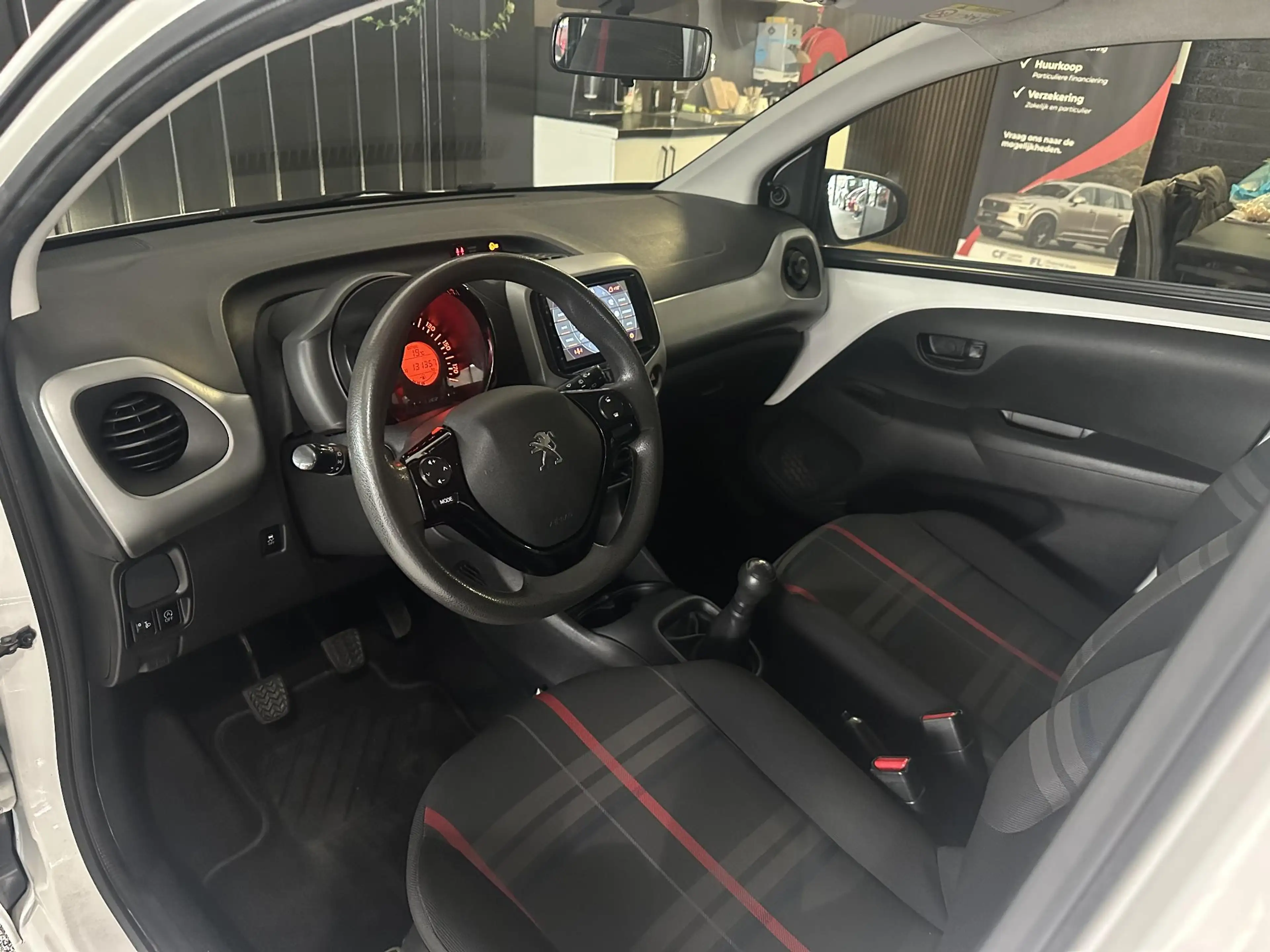 Peugeot 108 1.0 e-VTi Active | Airco | Navigatie Scherm | elek — photo 8