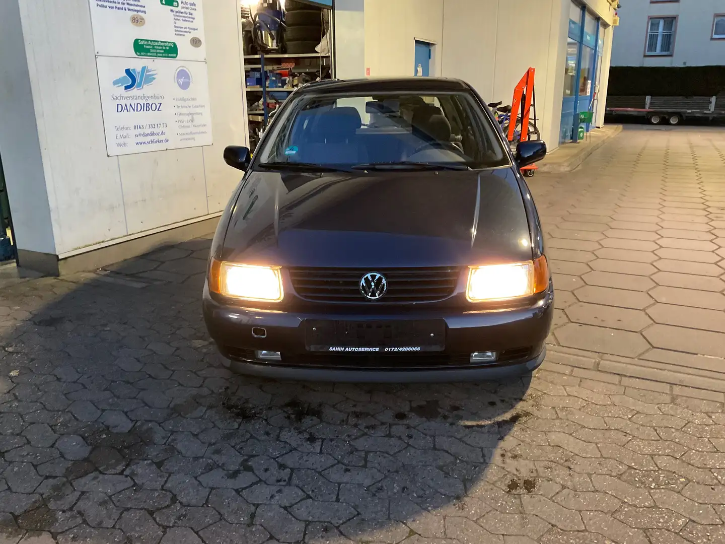 Volkswagen Polo 60 Servo Bleu - 2